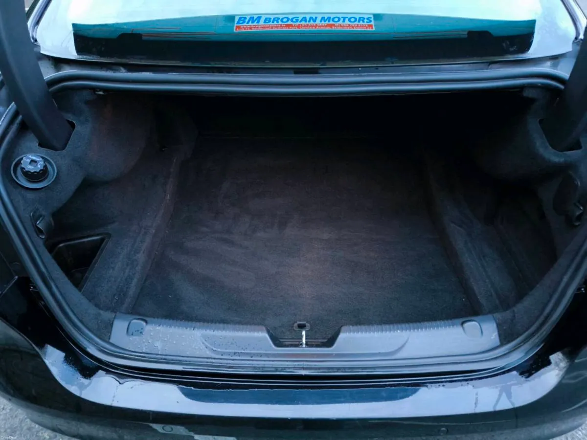 Jaguar XE Prestige - Image 4