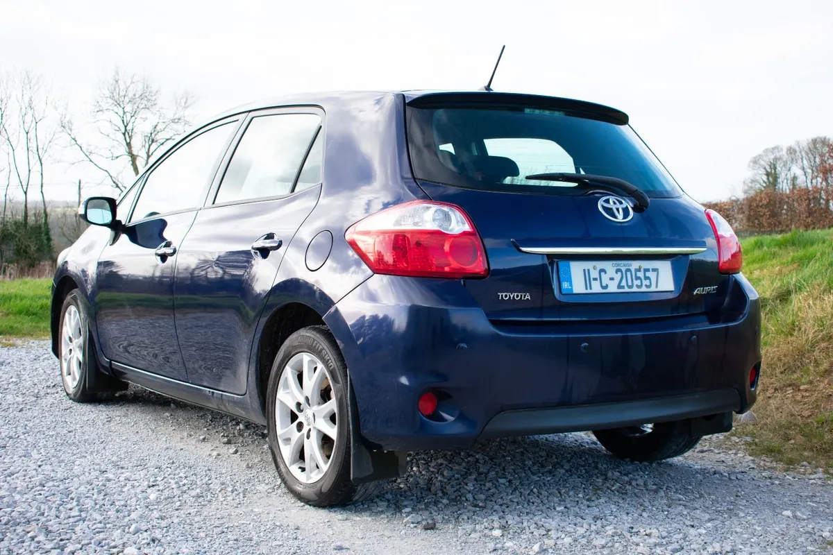 Toyota Auris TR 2011 - Image 1