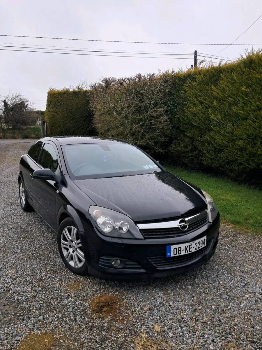 Opel Astra 2008 - Image 1