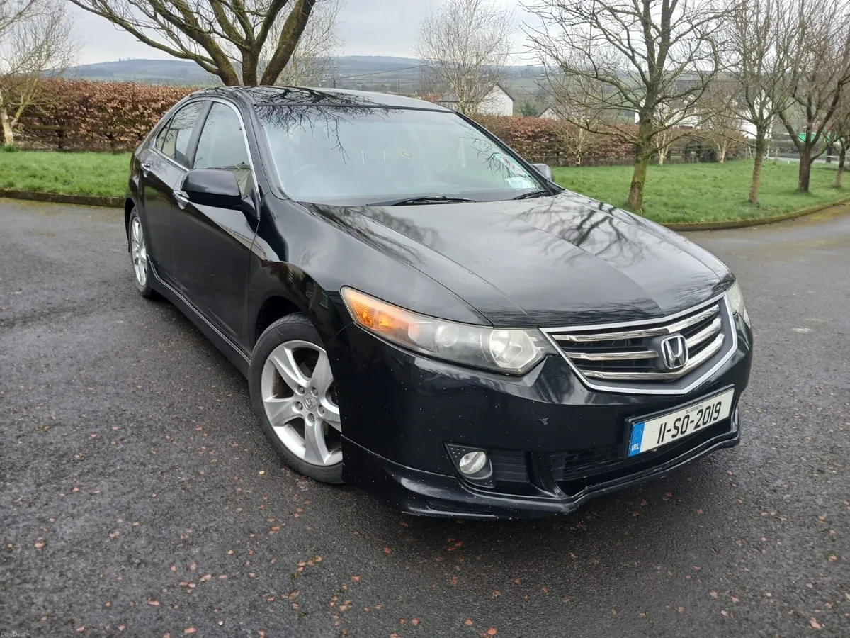 Honda Accord 2011 - Image 2