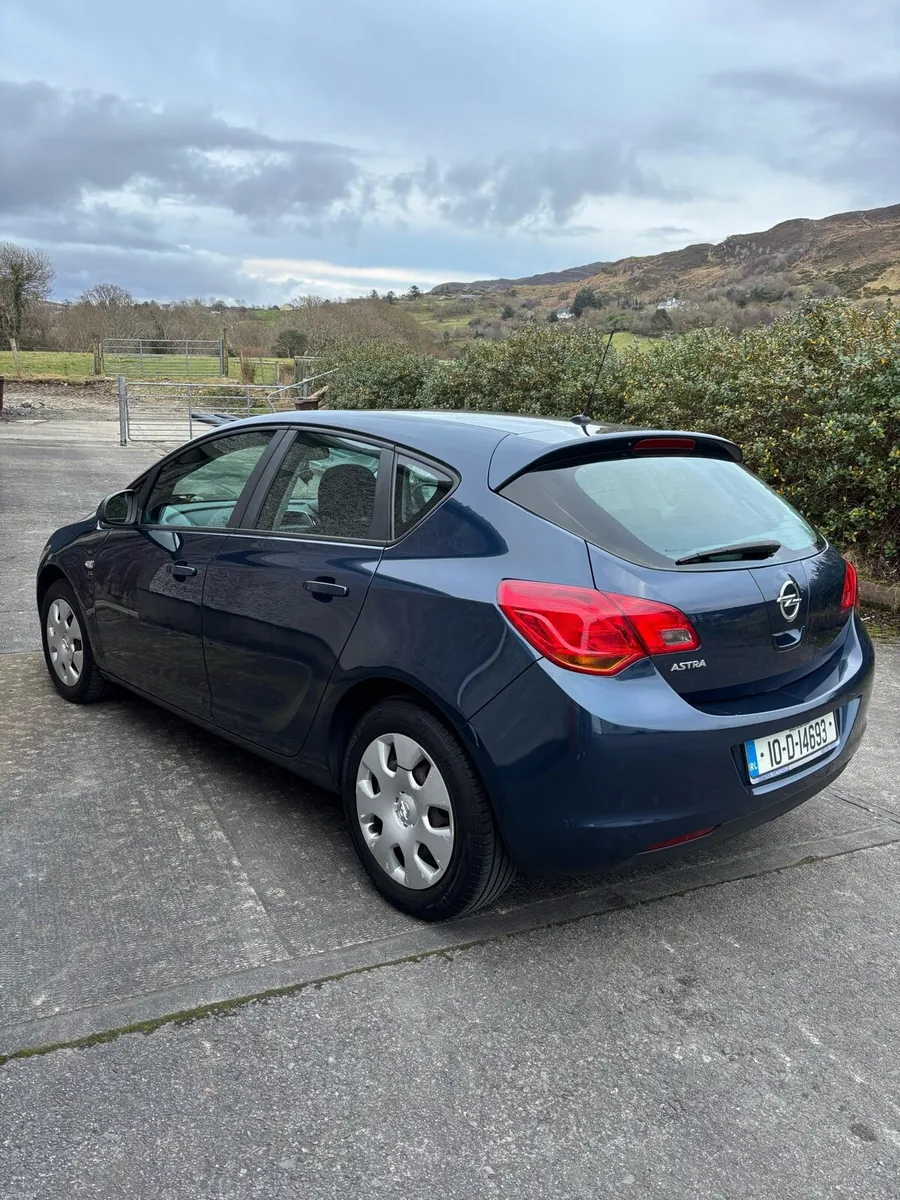Opel Astra - Image 1
