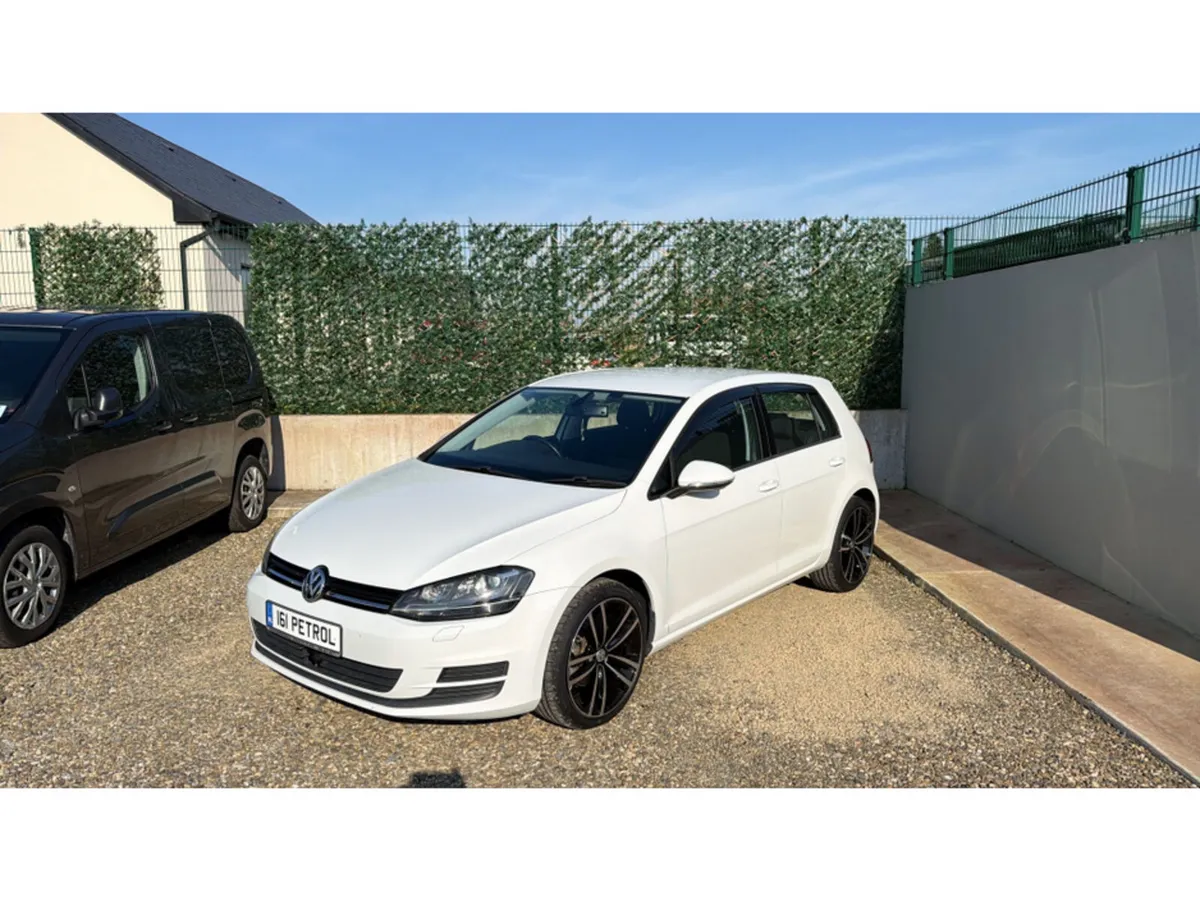 Volkswagen Golf 1.2 TSI TRENDLINE - Image 2