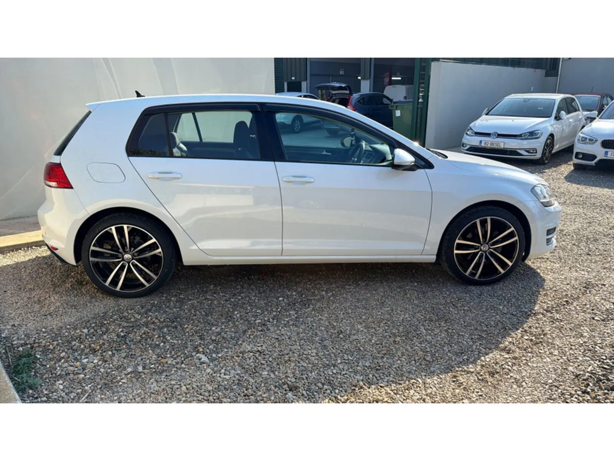 Volkswagen Golf 1.2 TSI TRENDLINE - Image 4