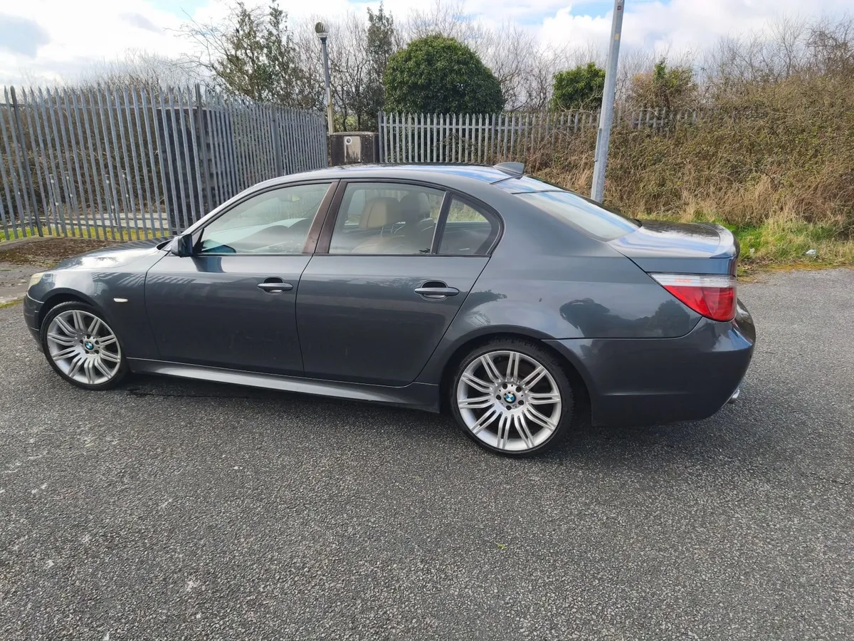 BMW 5-Series 2008 - Image 2