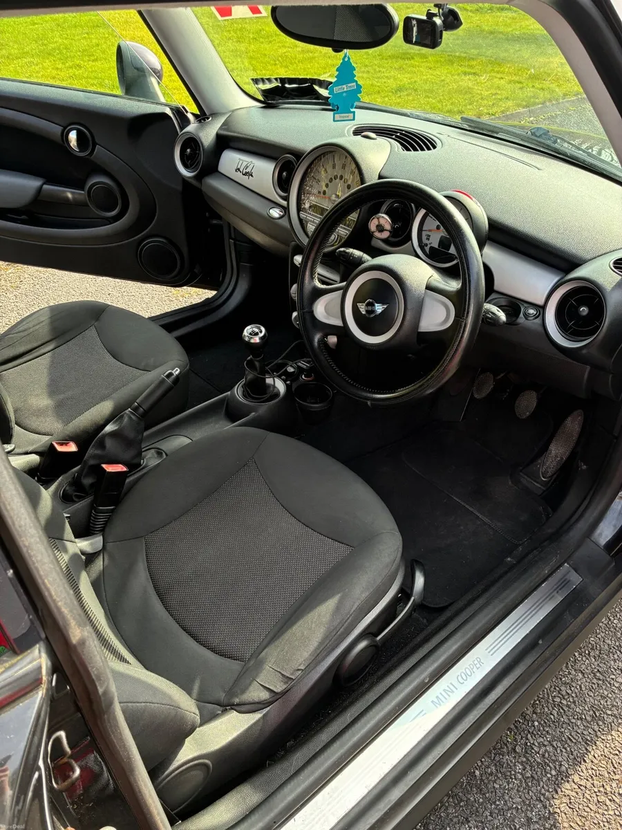 Mini Cooper 2010 - Image 4