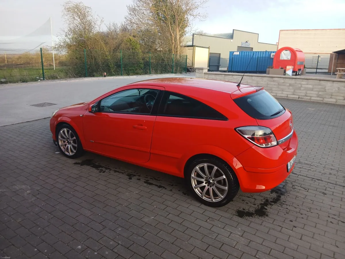 Opel Astra 2006 - Image 1