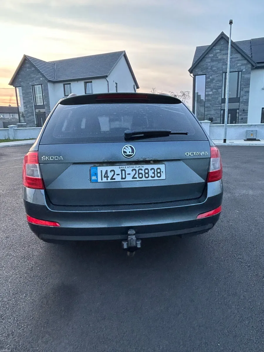 ŠKODA Octavia 1.6 Diesel Combi DSG - Image 3