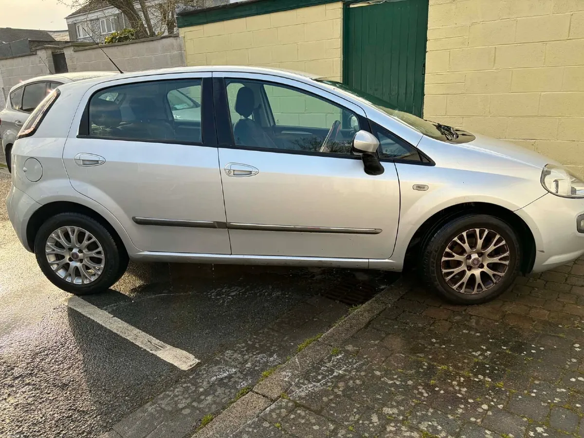Fiat Punto 2011 - Image 1