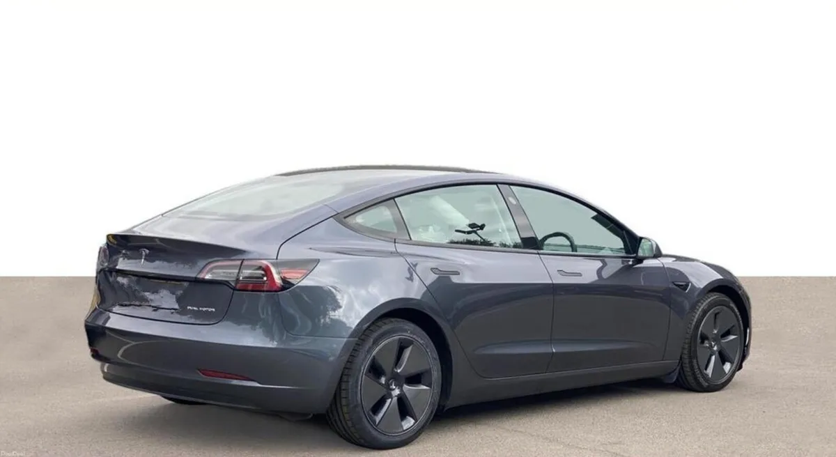 212 Tesla Model 3 Long Range - Image 2