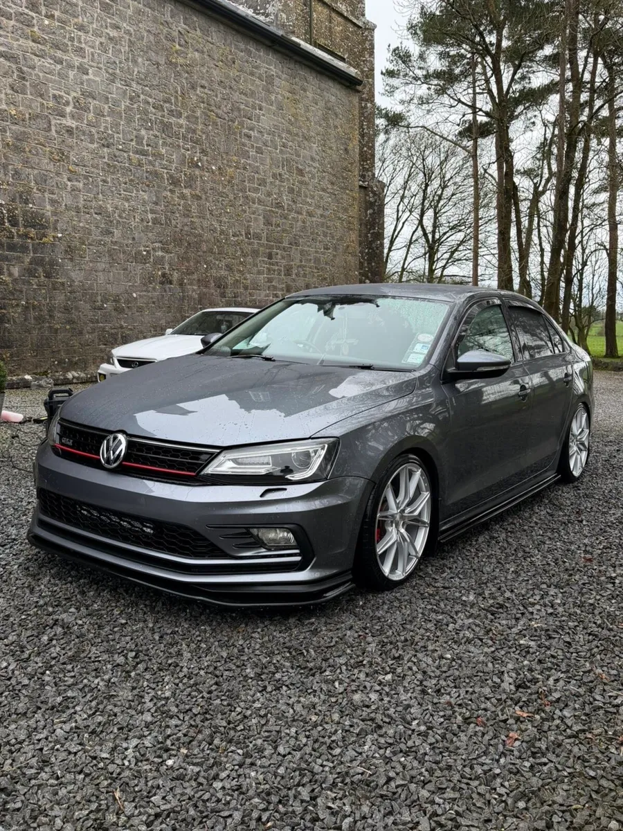 Volkswagen Jetta - Image 1