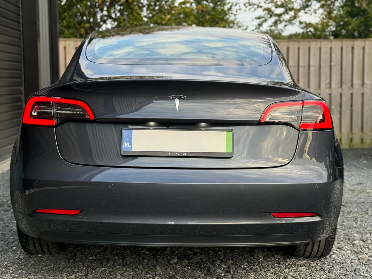 212 Tesla Model 3 Standard Plus - Image 4