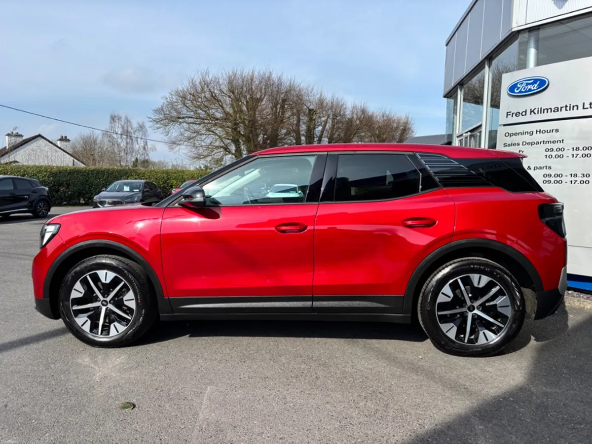 Ford Explorer STYLE 52KWH ZE2 CT RWD - Image 4