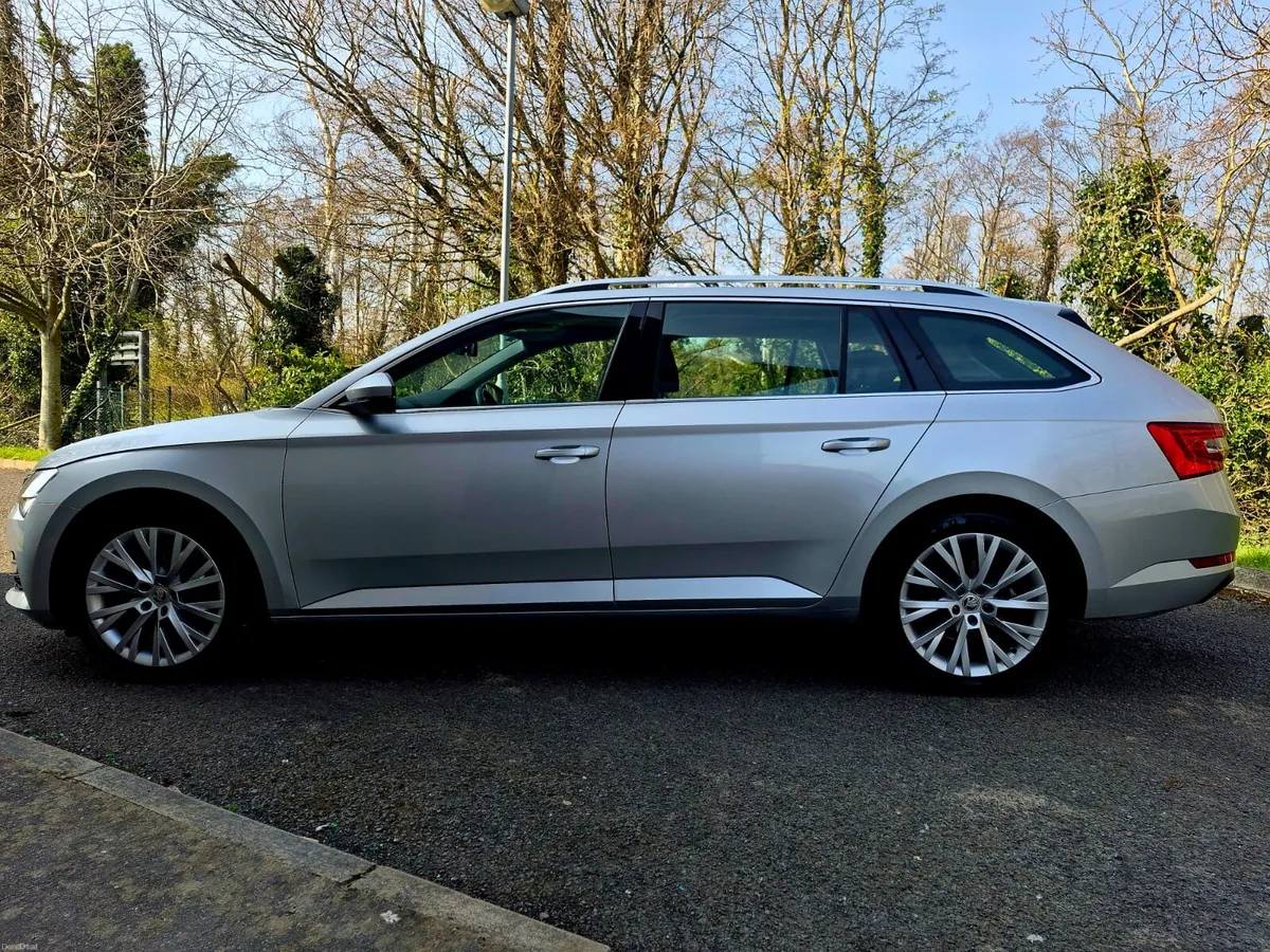 2022 SKODA SUPERB 2.0 TDI STYLE HIGH SPEC COMBI - Image 2