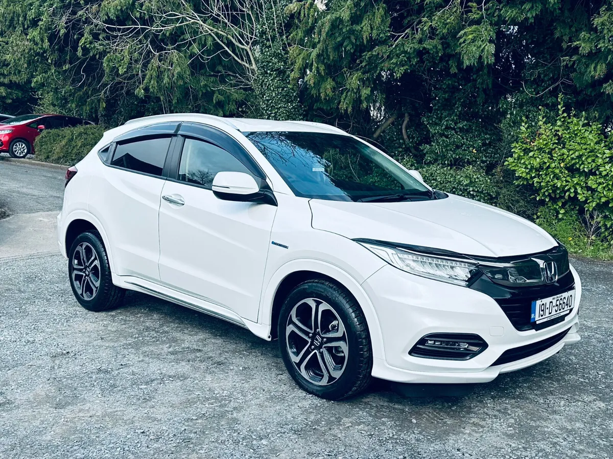 Honda Vezel 2019 1.5 Hybrid Auto 30700 KM ONLY - Image 3