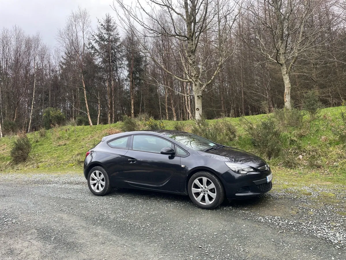 Opel Astra GTC - Image 4