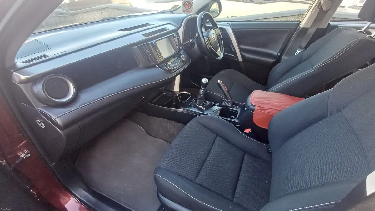 Toyota RAV4 2016 - Image 2