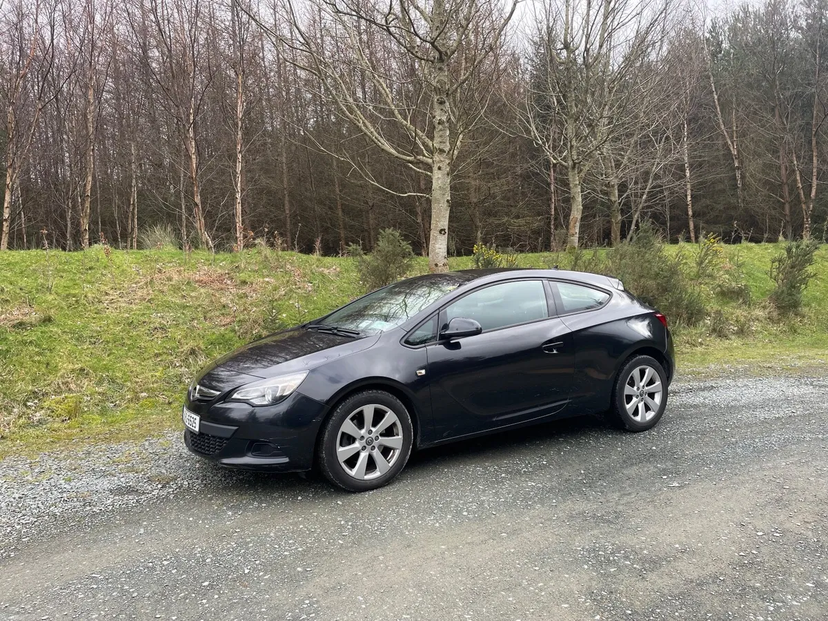 Opel Astra GTC - Image 1