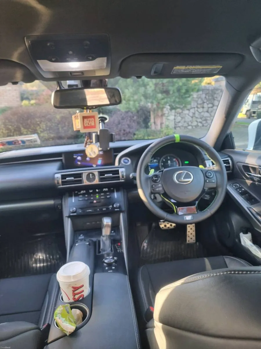 Lexus IS300H  ( negotiable) - Image 2