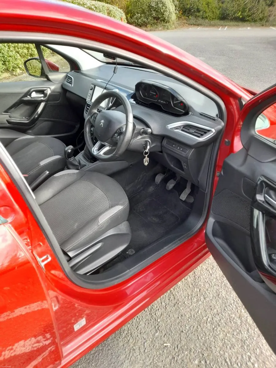 Peugeot 208 LOW KMS (one owner) - Image 4