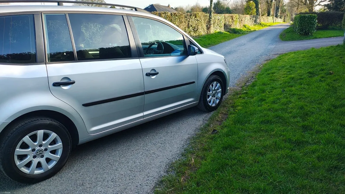 VW TOURAN 7 SEATER - Image 4