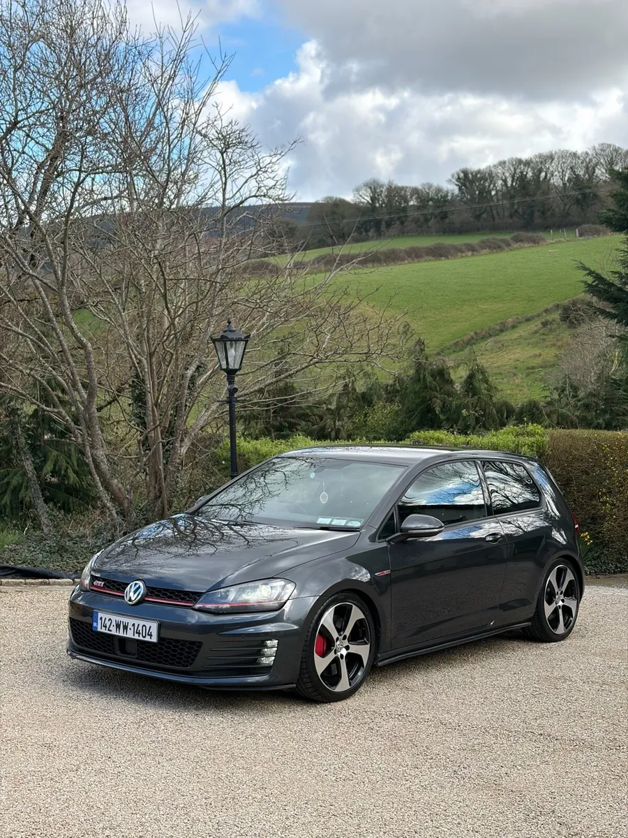 2014 volkswagen golf gti - Image 1