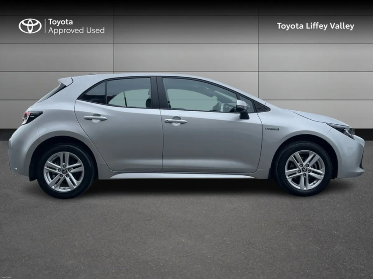 Toyota Corolla HYBRID LUNA H/B 4DR AUTO - Image 3