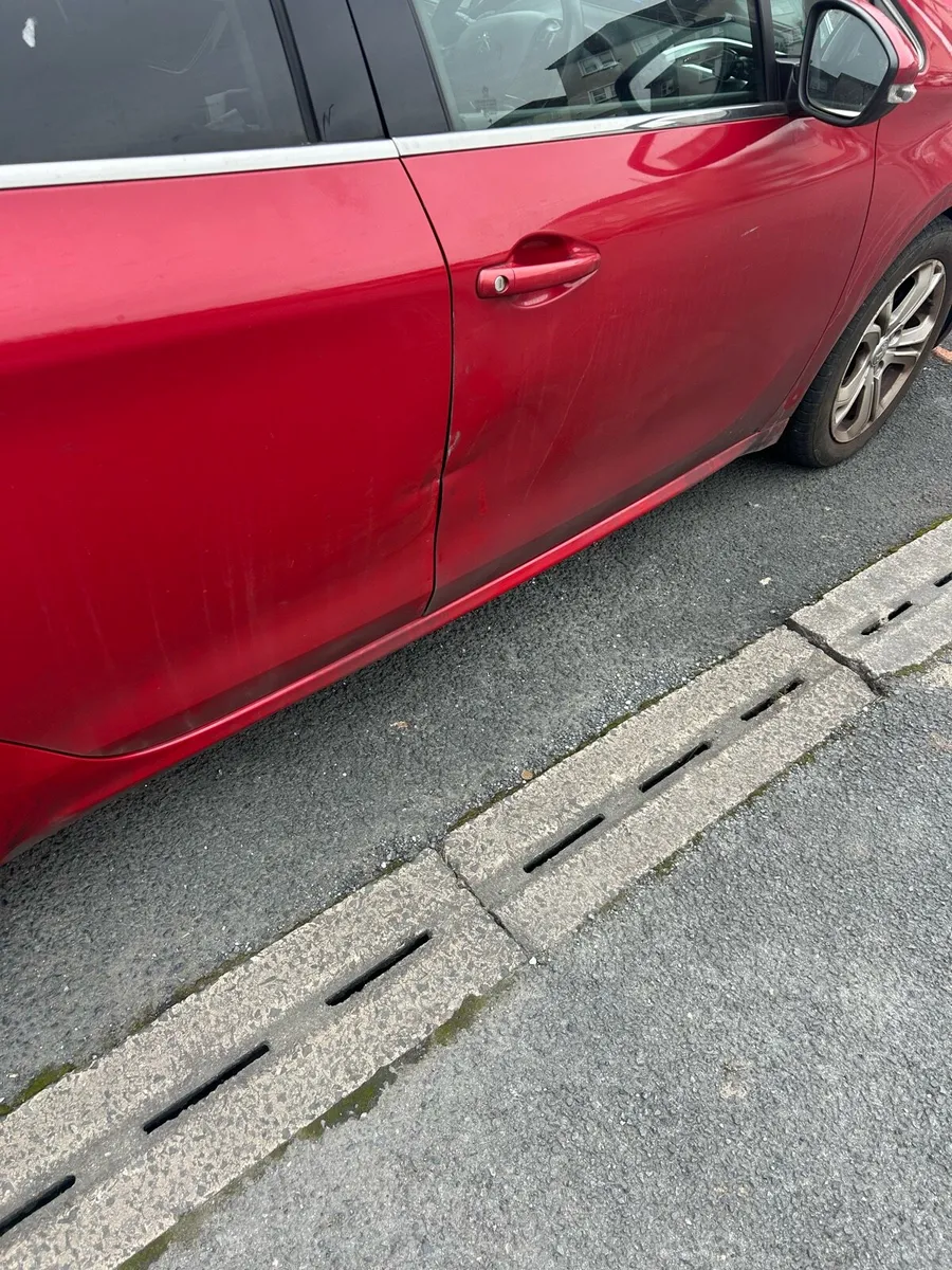 Peugeot 208 2014 - Image 3