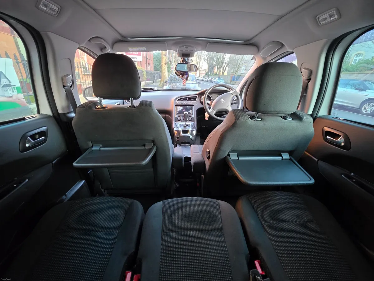 Peugeot 5008 2014 - Image 2
