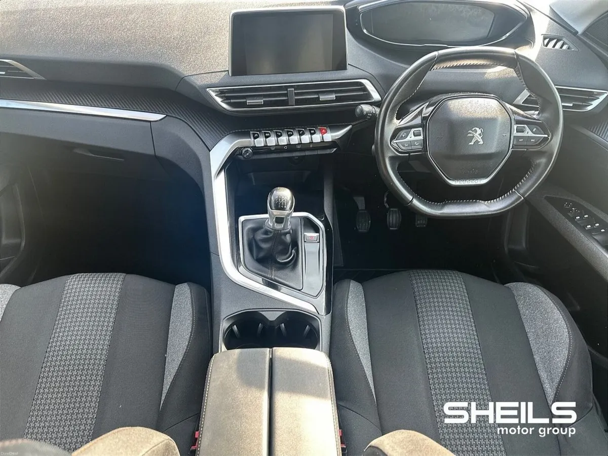 Peugeot 5008 Active 1.5 Diesel 130BHP *7 Seats* - Image 3