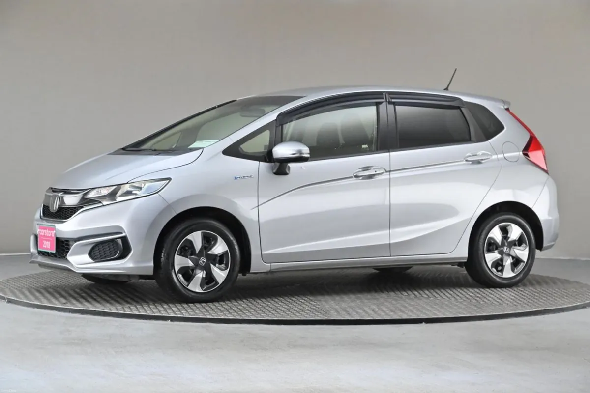 Honda Fit 1.5 HYBRID AUTO **9"ANDROID CAR PLAYER** - Image 4
