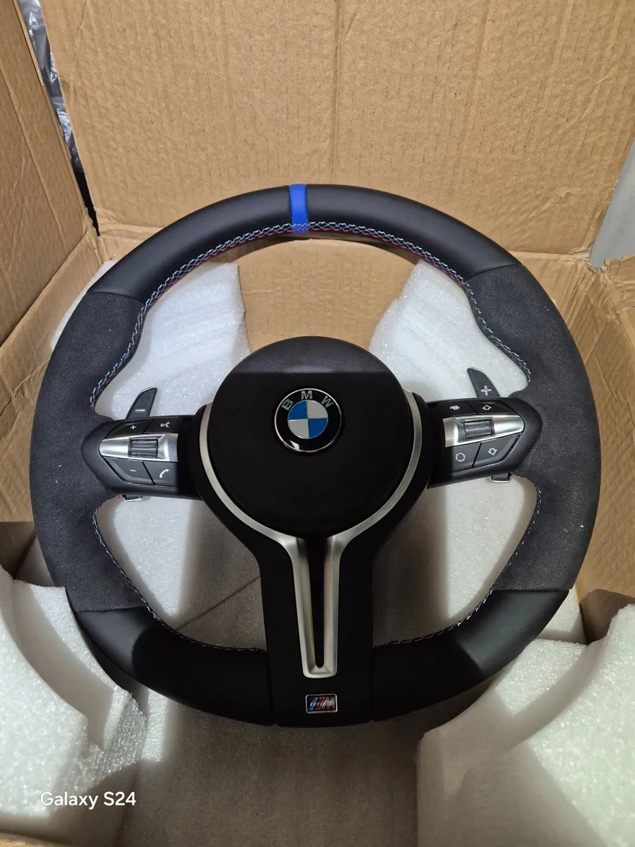 BMW 3-Series 2011 - Image 3