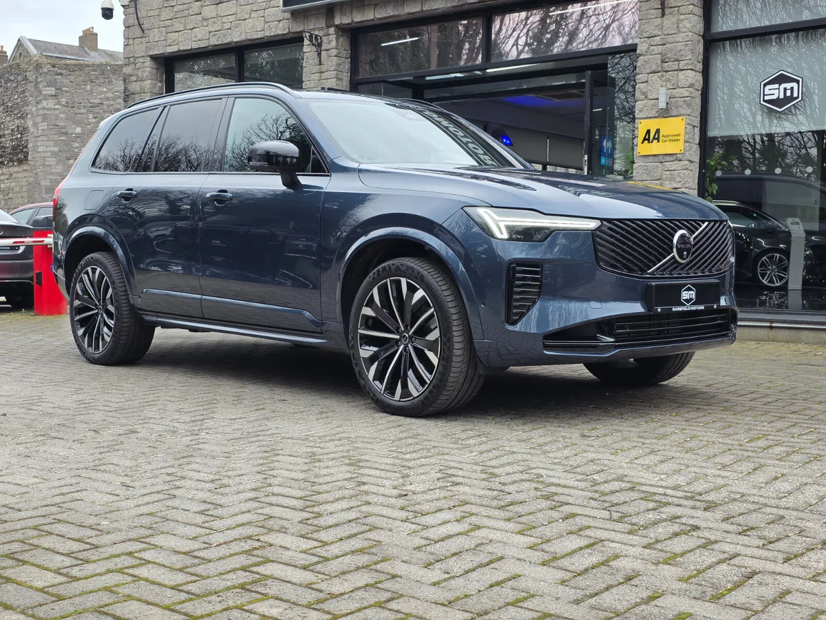 2025 VOLVO XC90 2.0 T8 PLUS AWD. - Image 3