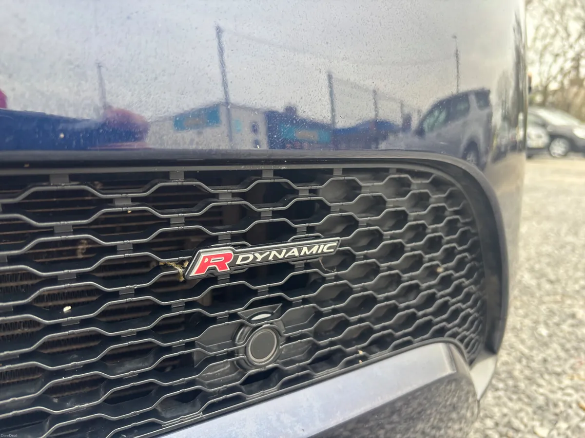 Land Rover Range Rover Evoque 2023 - Image 4