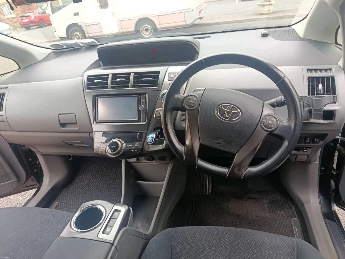 2014 Toyota Prius Alpha 1.8 Hybrid 🌟 Reduced 🌟 - Image 4