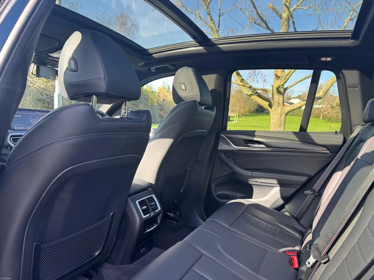 BMW IX3 M SPORT PRO - Image 4