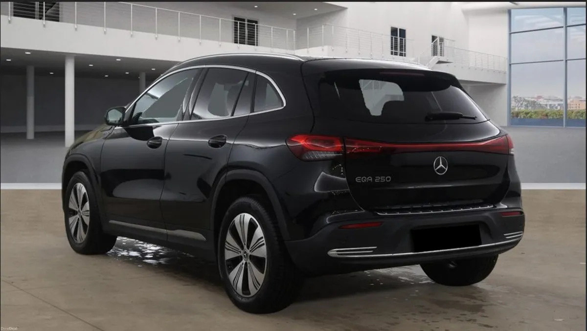 2022 MERCEDES EQA 250 SPORT // CREAM LEATHER - Image 3