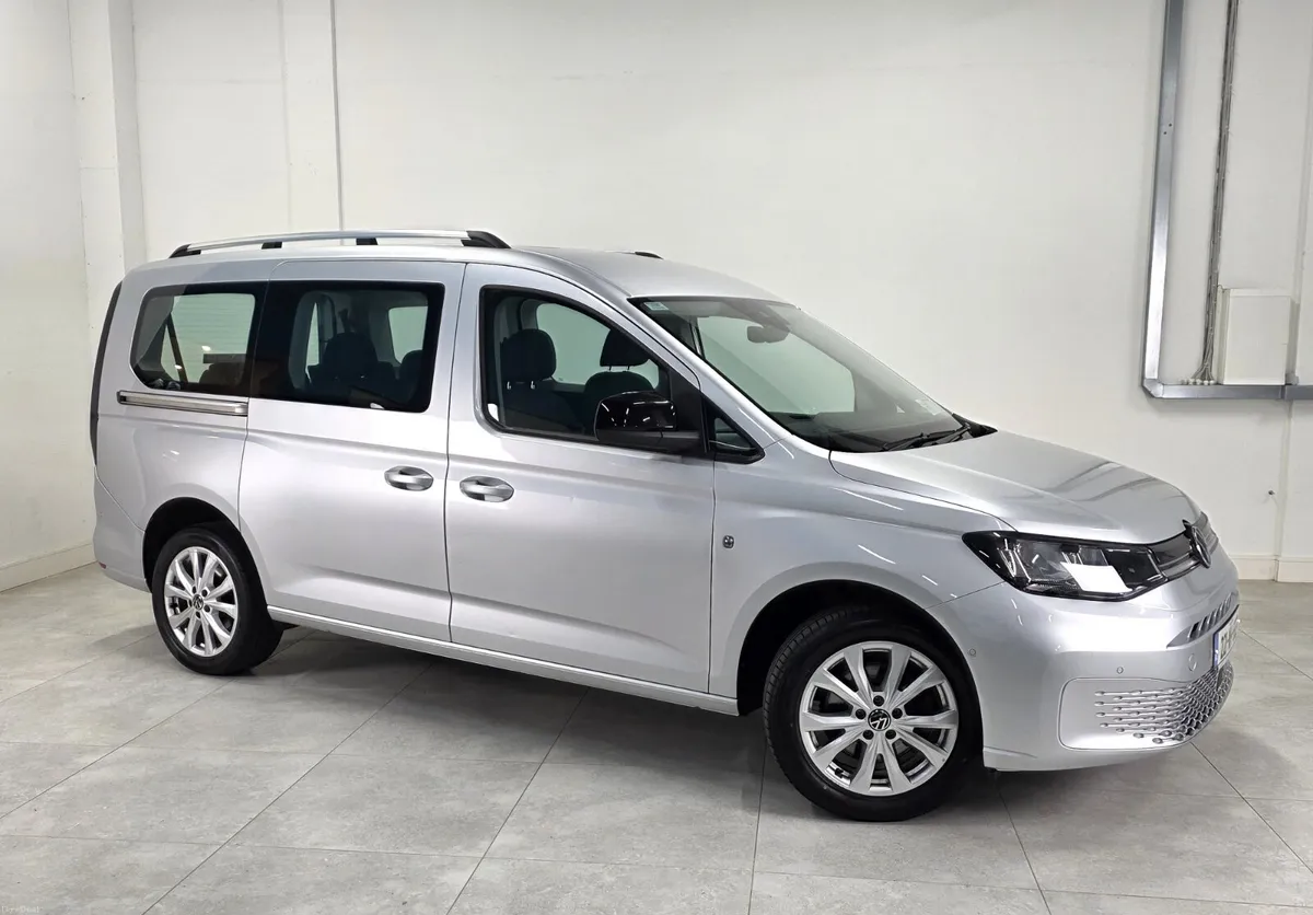 221 VW Caddy Maxi Life 7 Seat TDi  - 1 Lady Owner - Image 3