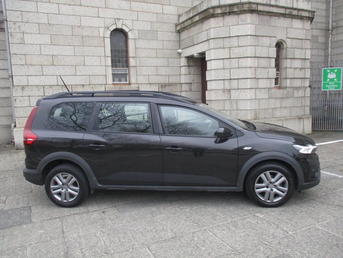 2023 DACIA JOGGER 1.0 EXPRESSION 7 SEATER - Image 2