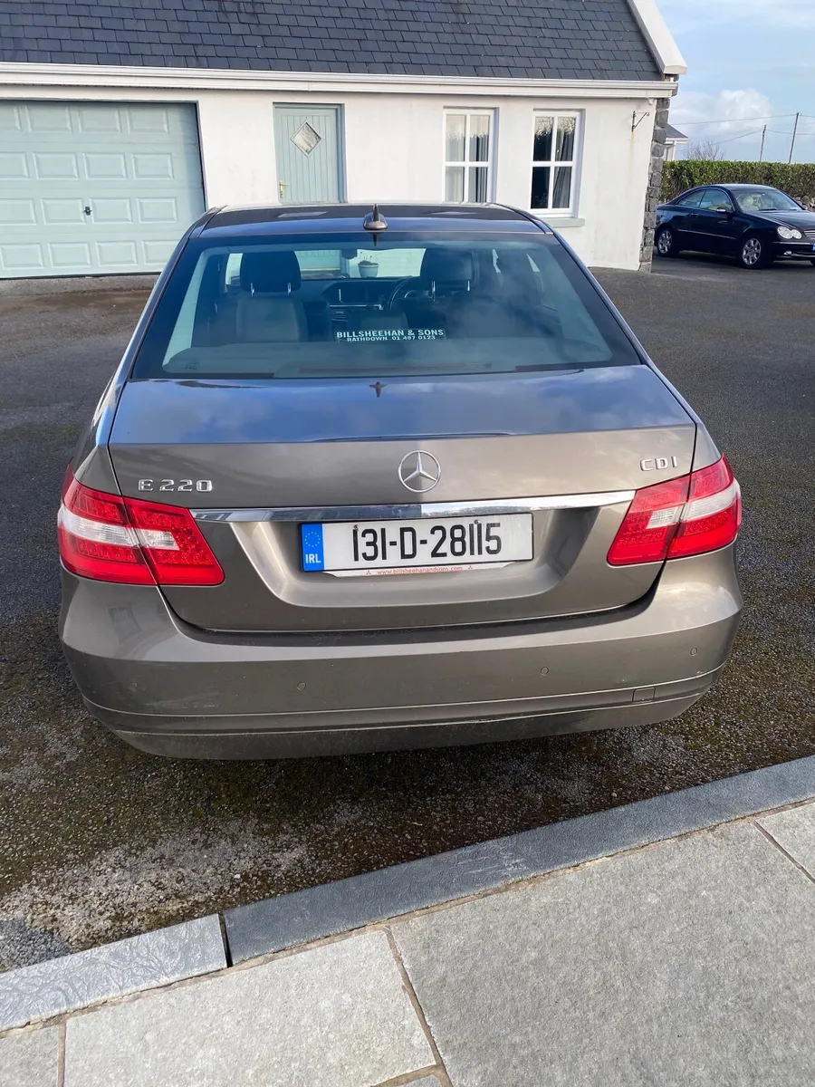 Mercedes-Benz E-Class 2013 - Image 3