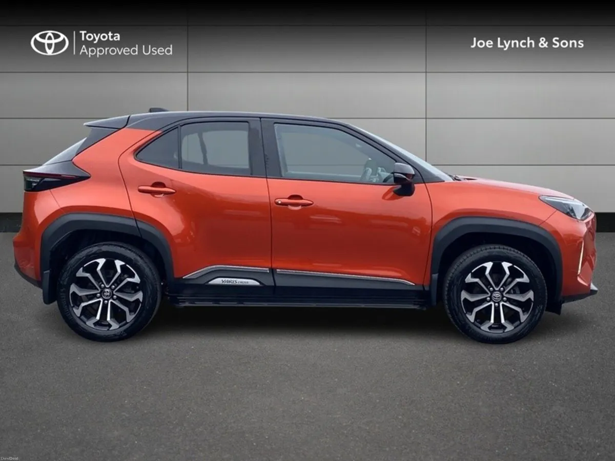 Toyota Yaris Cross YARIS CROSS LUNA SPORT - Image 3