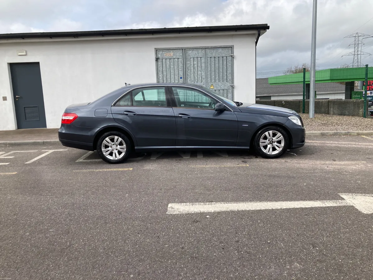 2010 Mercedes-Benz E200d Automatic Saloon - Image 2