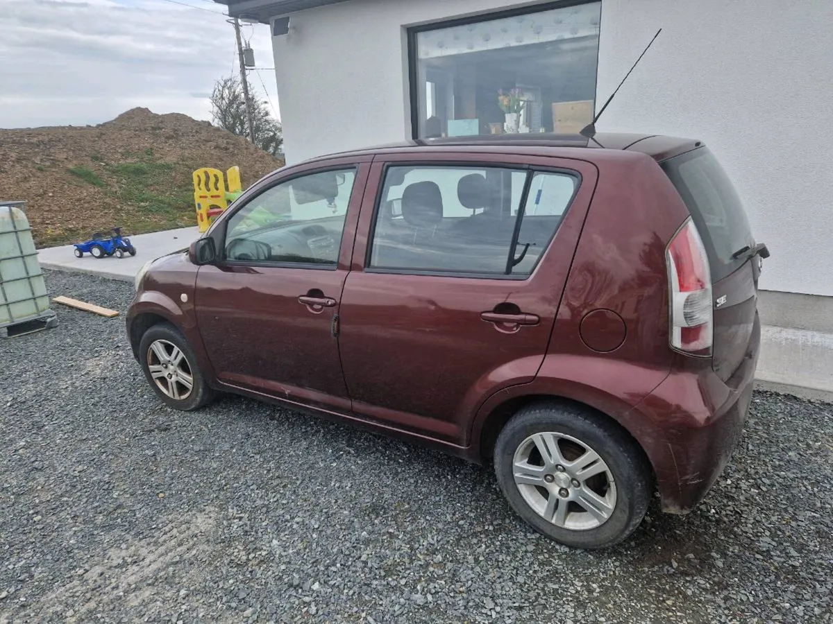 Daihatsu Siruon - Image 4