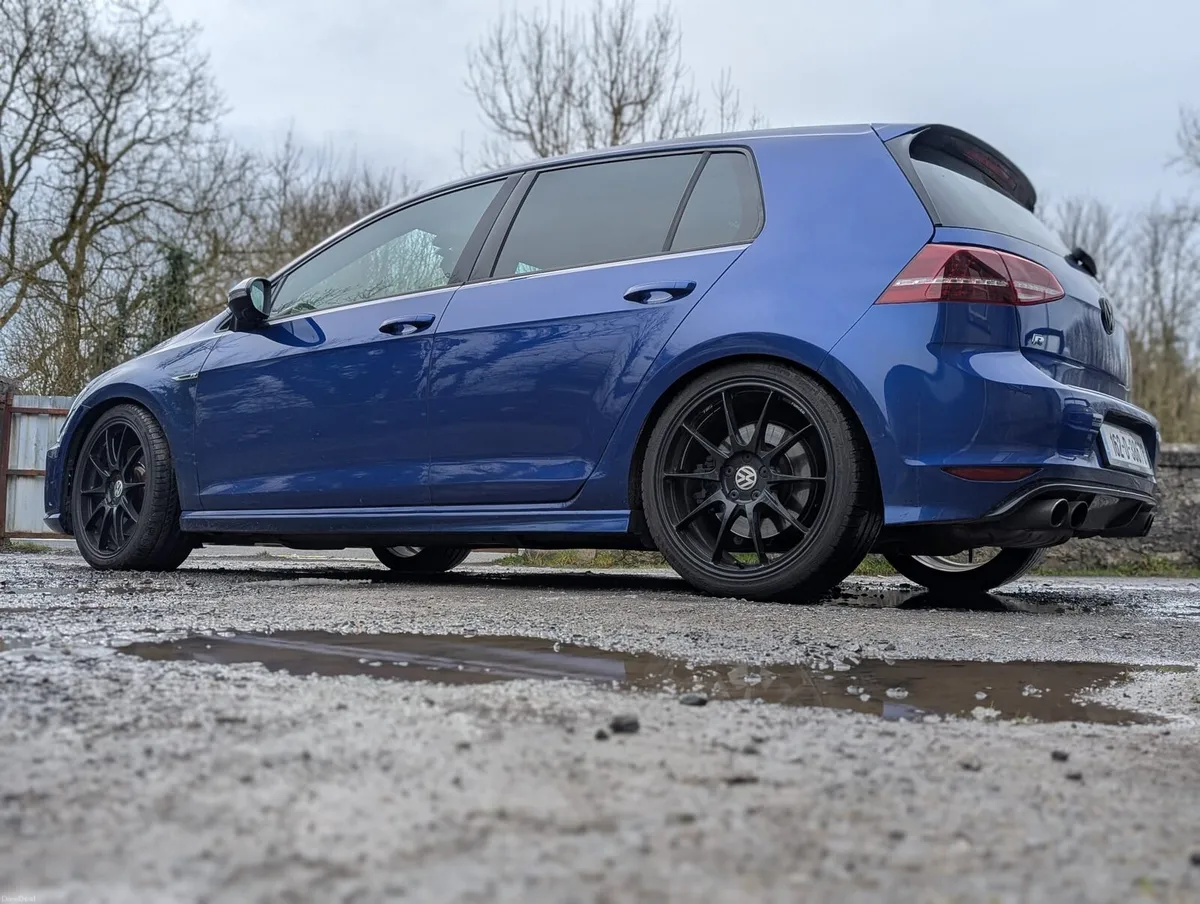 Volkswagen Golf R 4MOTION DSG - Image 4