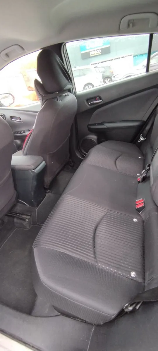 Toyota Prius 2016 - Image 1