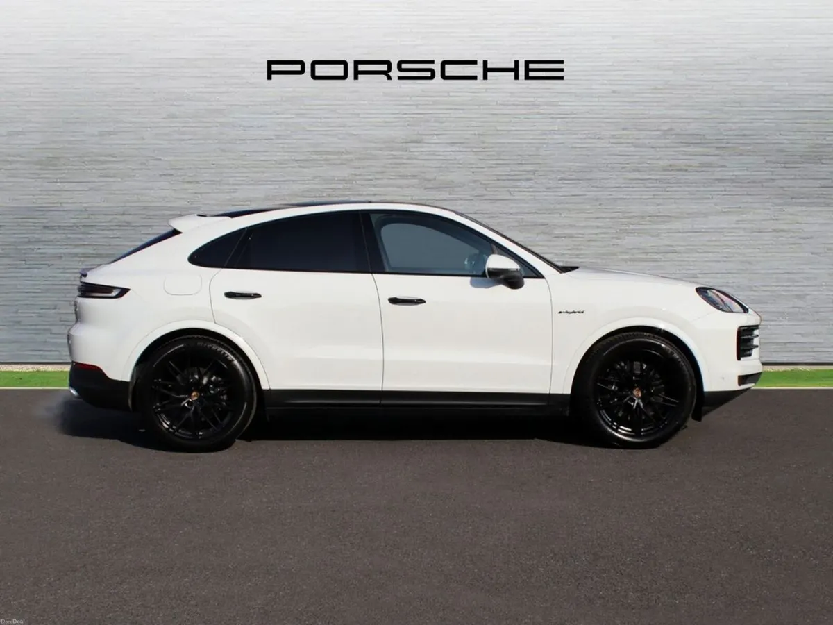 Porsche Cayenne Coupe E-Hybrid (New) - Image 4