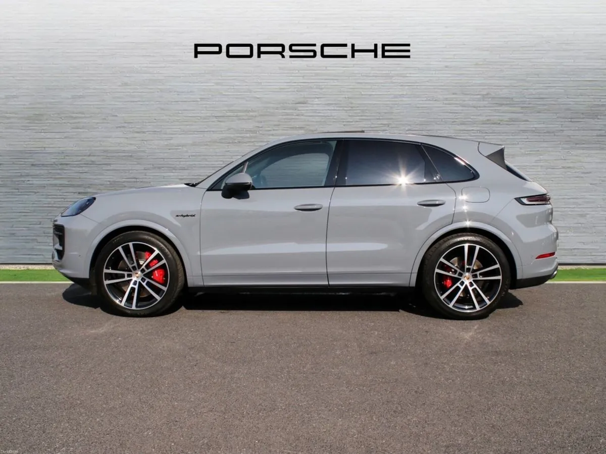Porsche Cayenne S E-Hybrid (New) - Image 3