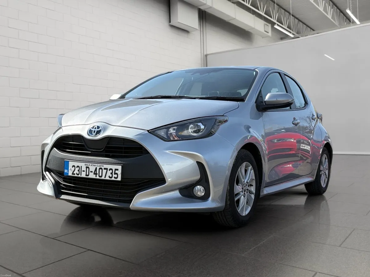 Toyota Yaris 2023 - Image 2