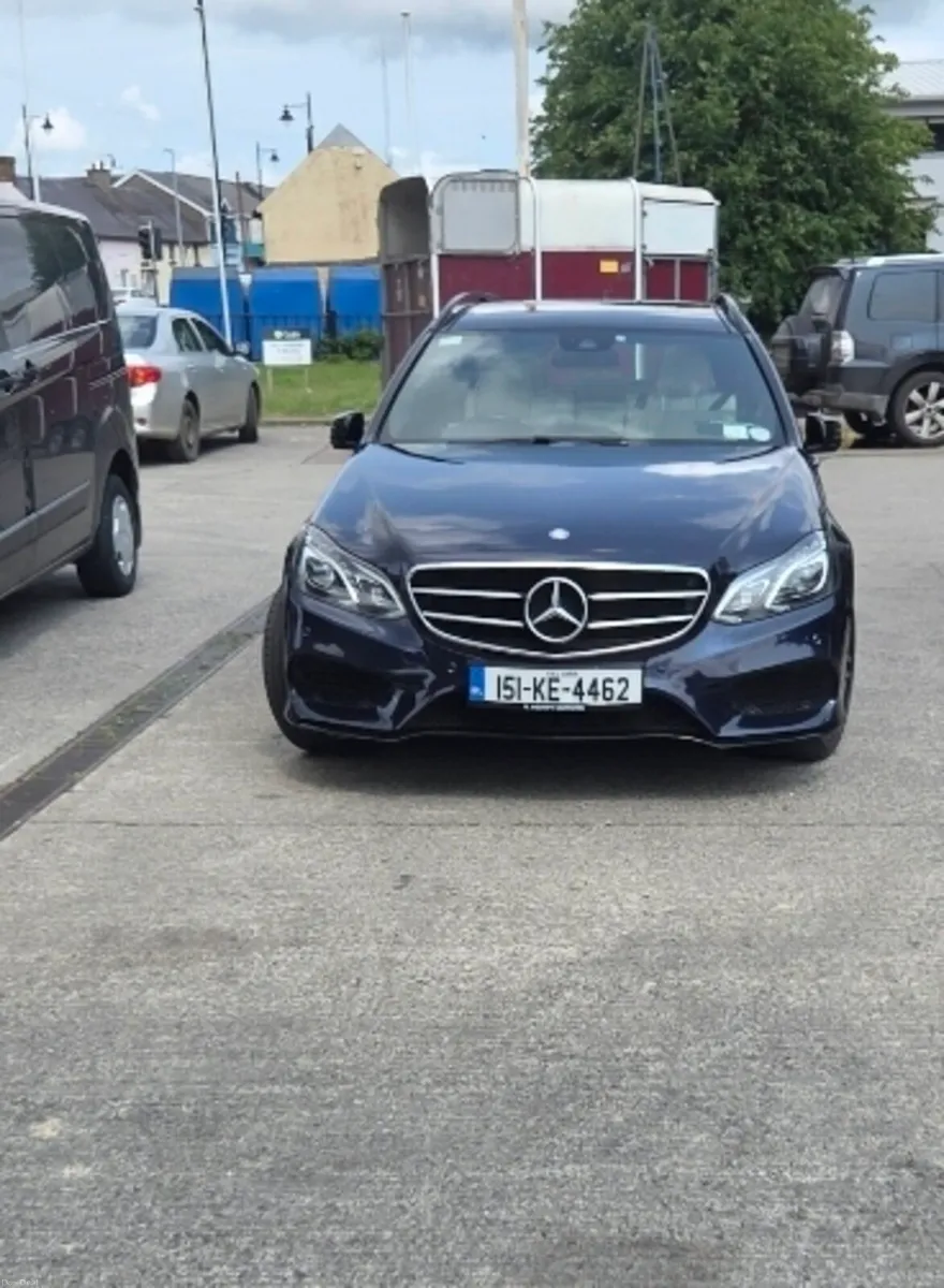 151 Mercedes Benz e300 blutec hybrid night premiem - Image 2