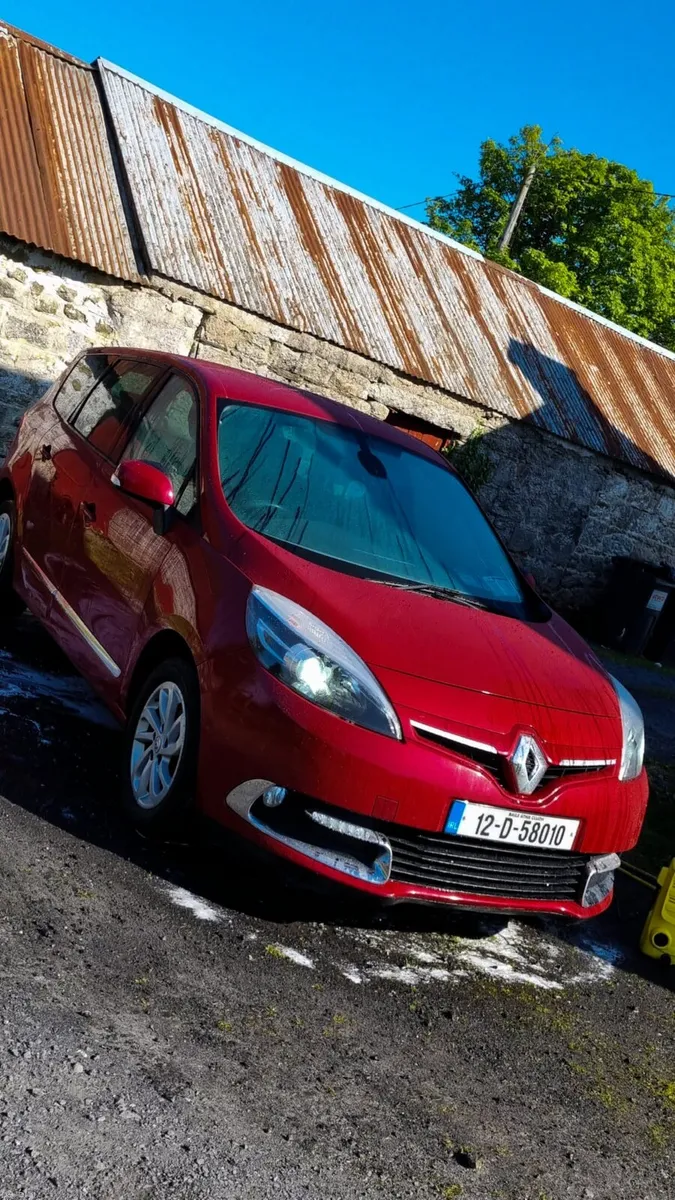 2012 Renault Grand Scenic - Image 1