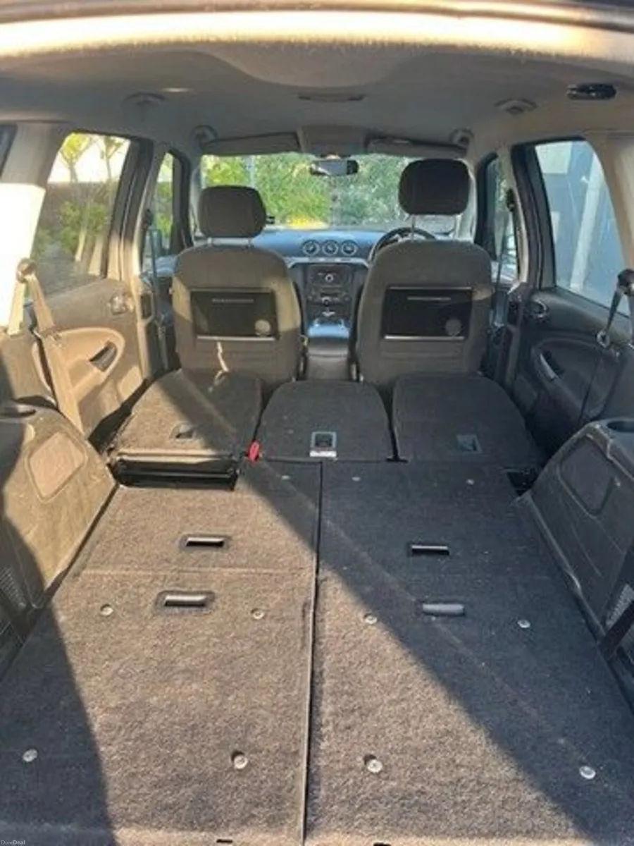 Ford Galaxy 2012 - Image 2